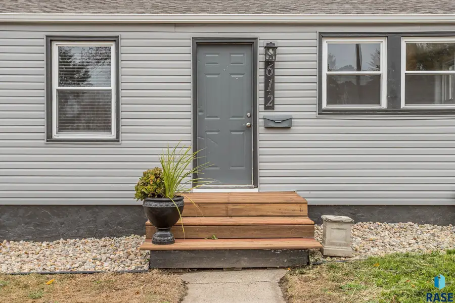 612 S Jefferson Ave, Sioux Falls, SD 57104 - Image #2