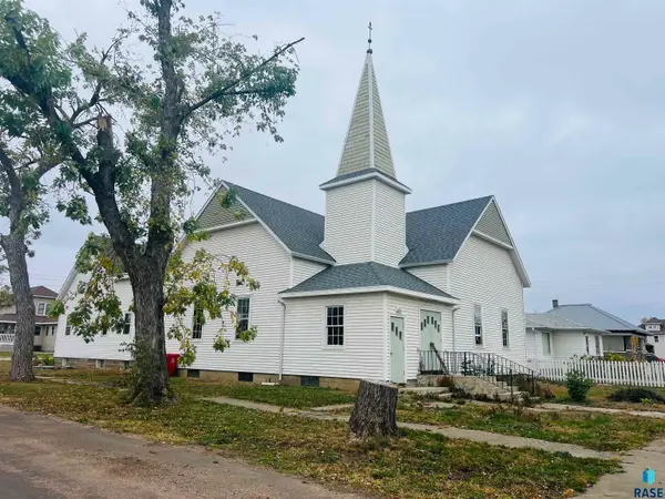 400 6th St, Hudson, SD 57034