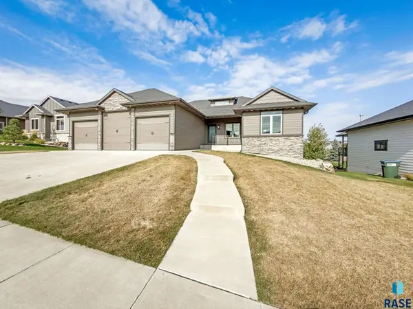 7305 S Kenton Ln, Sioux Falls, SD 57108