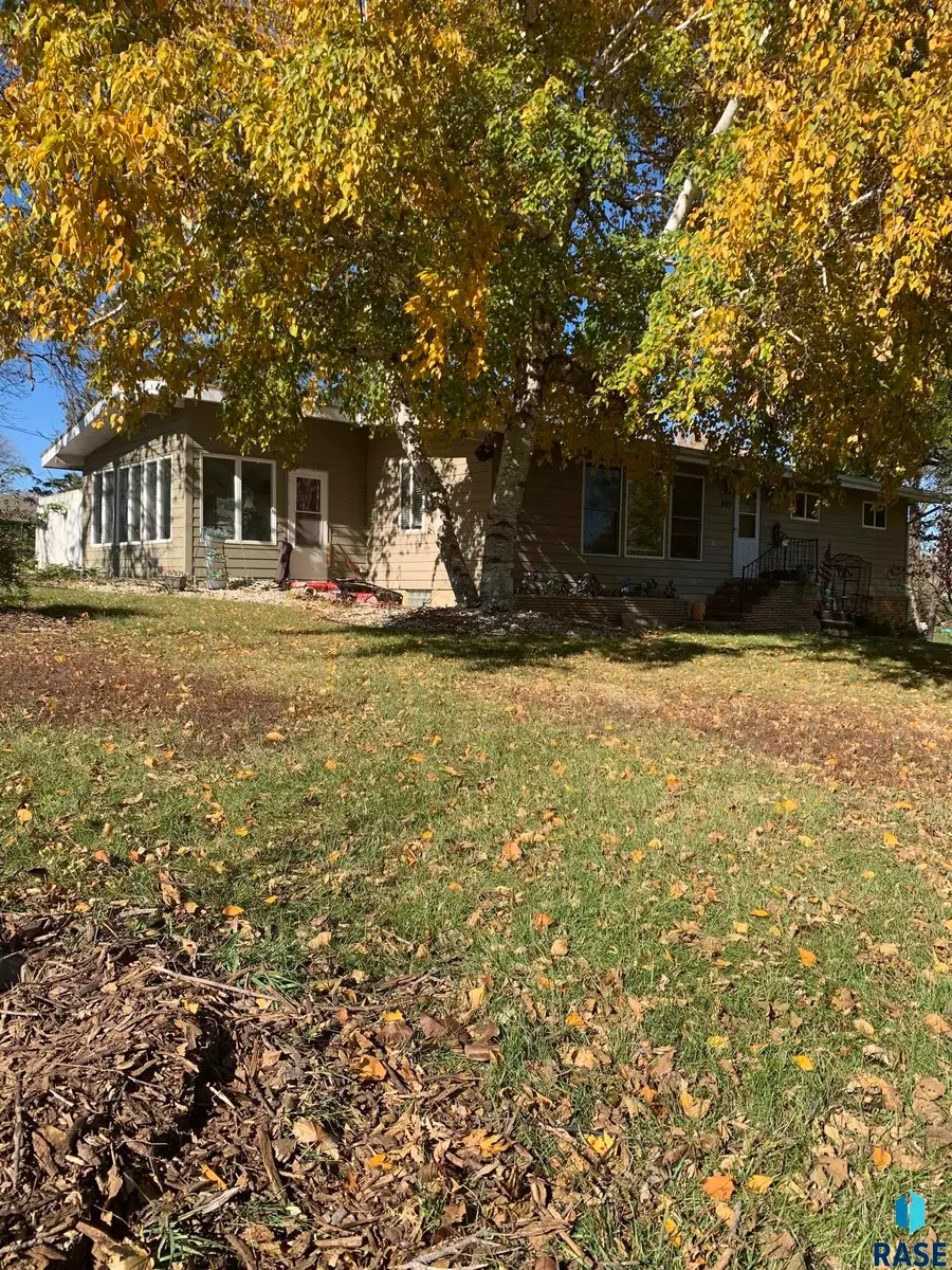 605 Juniata Ave, Dell Rapids, SD 57022 - Image #3