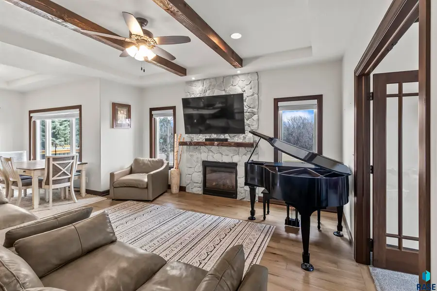 8808 E Silverbell St, Sioux Falls, SD 57110 - Image #2