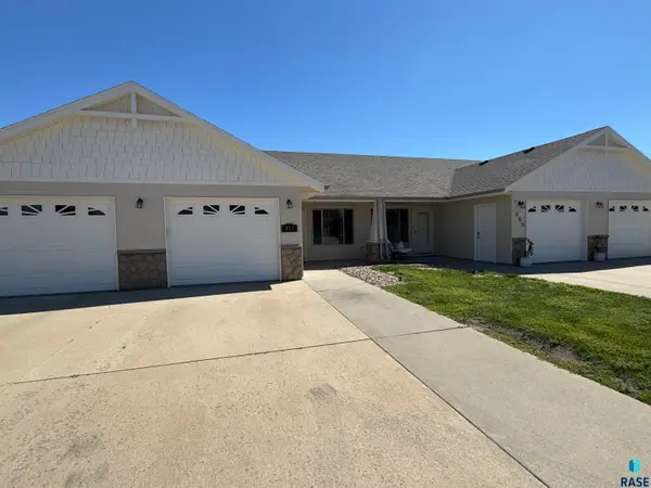301 Scott Pl, Tea, SD 57064