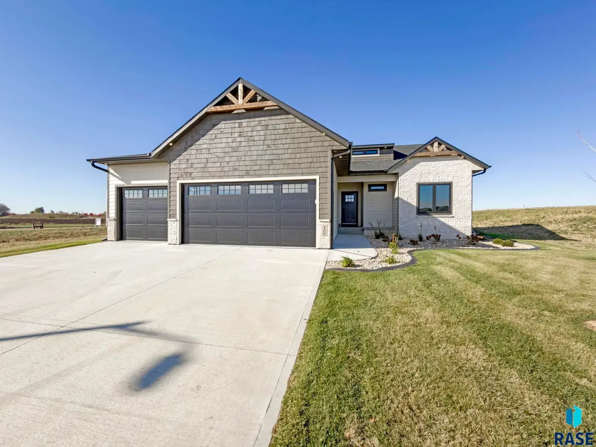 405 N Sunshine Ave, Brandon, SD 57005 - Image #1
