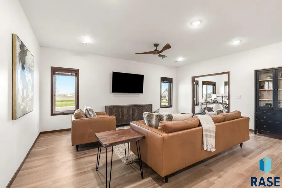 1528 W Autumn Cir, Brandon, SD 57005 - Image #3