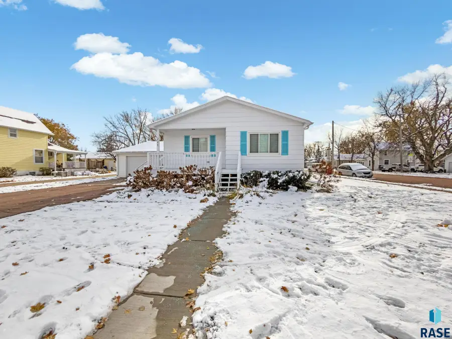 221 W 4th Ave, Lennox, SD 57039 - Image #3