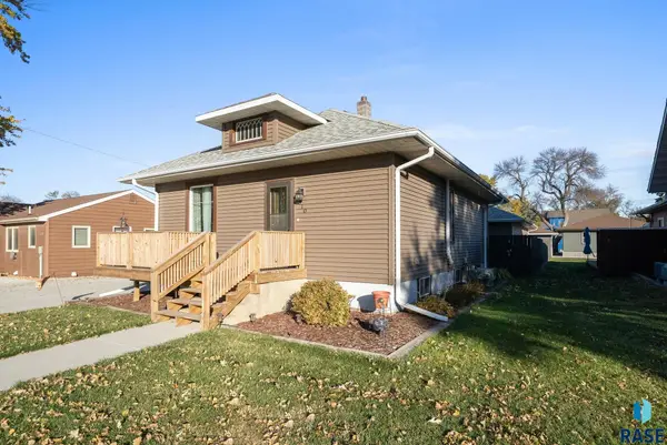 510 W Main St, Canistota, SD 57102