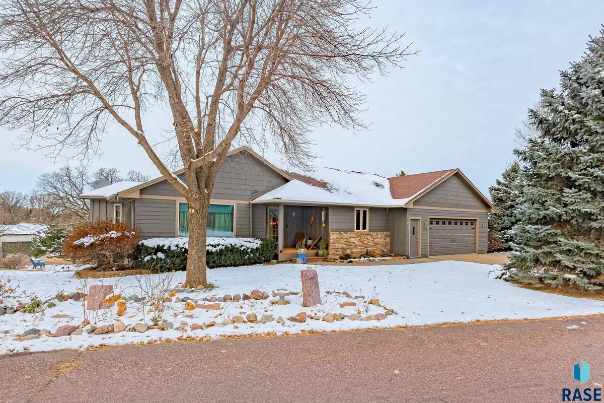 5009 E Terry Peak Ln, Sioux Falls, SD 57110 - Image #1