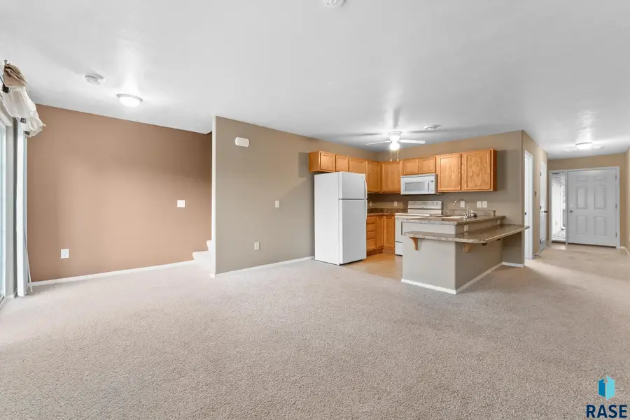 6611 S Santa Rosa Pl, Sioux Falls, SD 57108 - Image #3