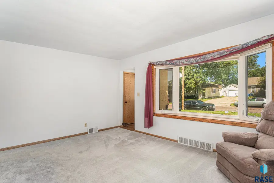 509 S Lyndale Ave, Sioux Falls, SD 57104 - Image #3