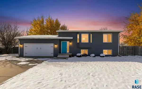 215 Atkins Cir, Tea, SD 57064