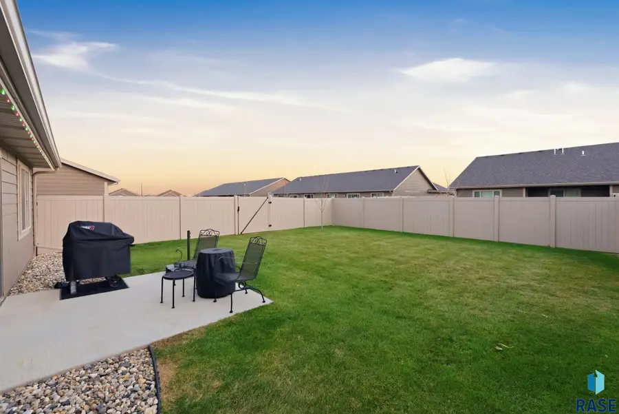541 Brookside Pl, Harrisburg, SD 57032 - Image #2