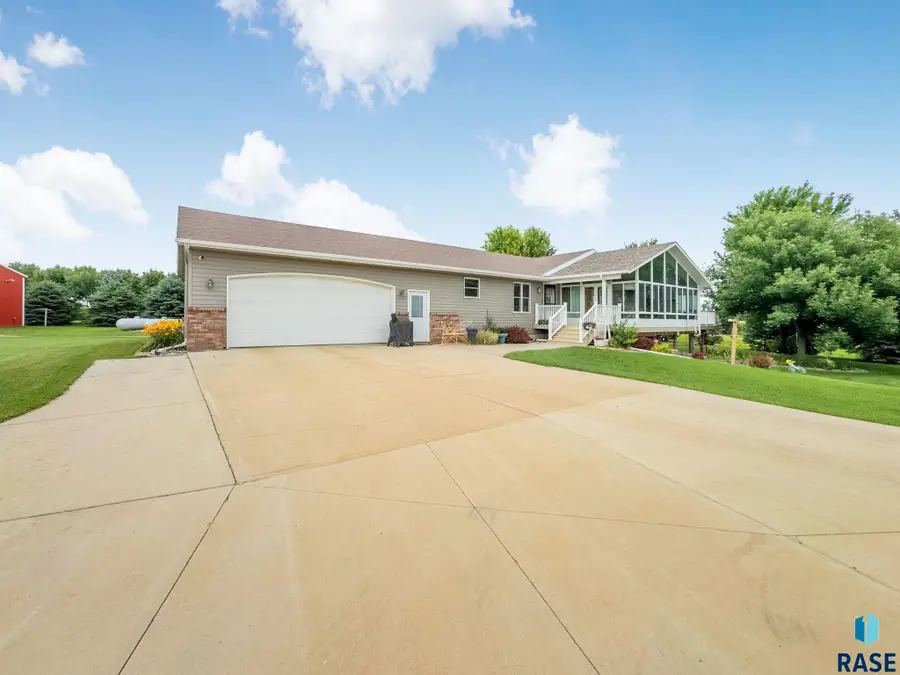 27529 477th Ave, Harrisburg, SD 57032 - Image #2