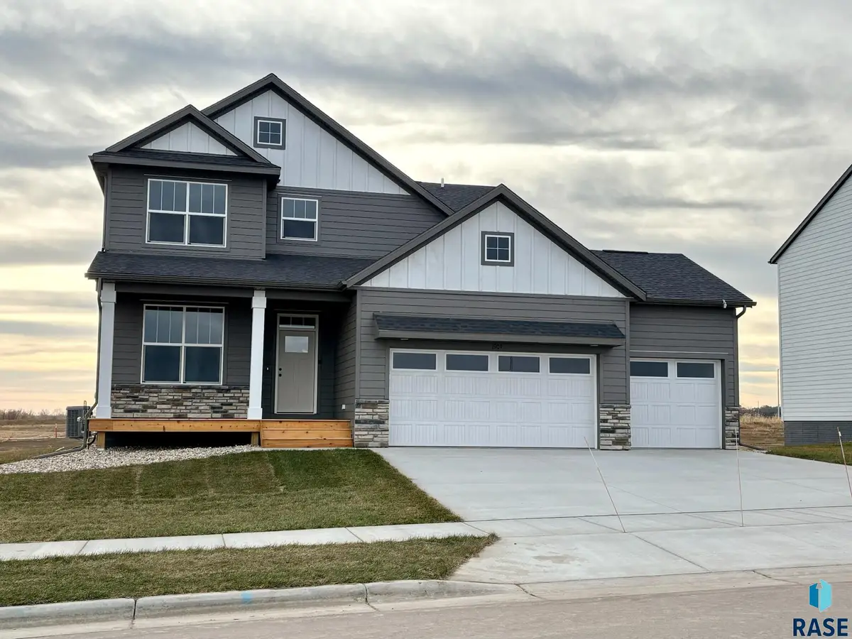 1907 N Valley View Rd, Sioux Falls, SD 57107 - Image #1