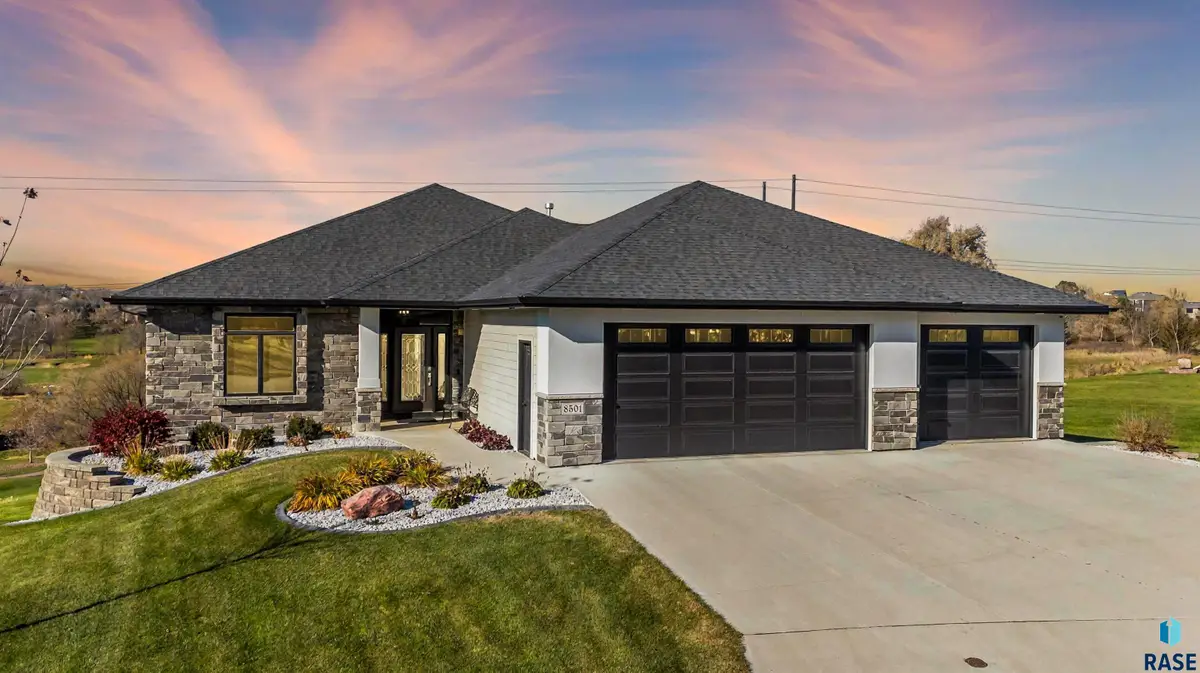 8501 E Torchwood Pl, Sioux Falls, SD 57110 - Image #1