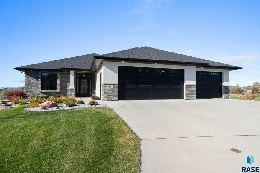 8501 E Torchwood Pl, Sioux Falls, SD 57110 - Image #2