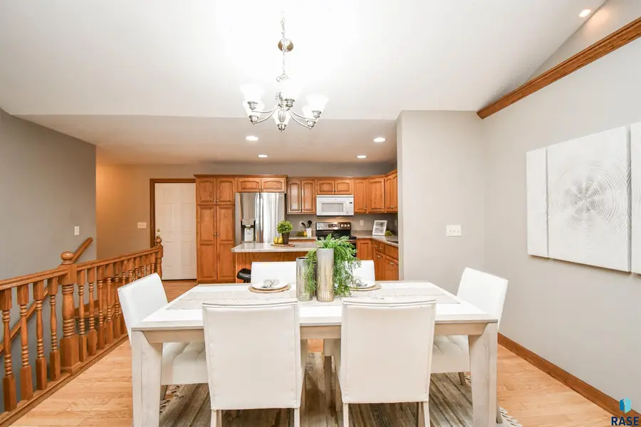 1402 S Ebenezer Ave, Sioux Falls, SD 57106 - Image #3