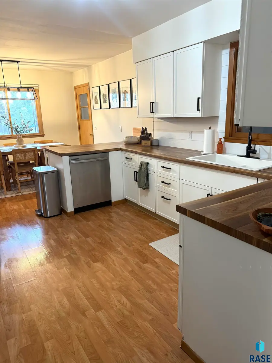 904 S Sanborn St, Chamberlain, SD 57325 - Image #3