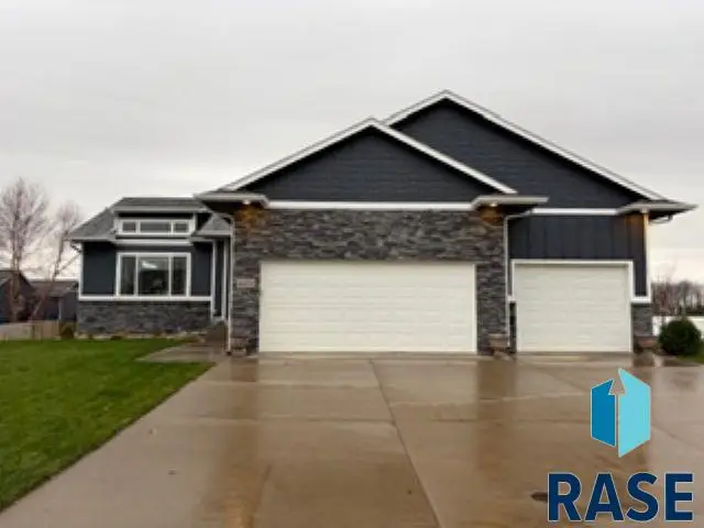 4421 W Delafield Cir, Sioux Falls, SD 57108 - Image #2