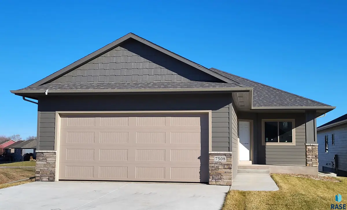 7504 W Flowerfields Pl, Sioux Falls, SD 57106 - Image #1