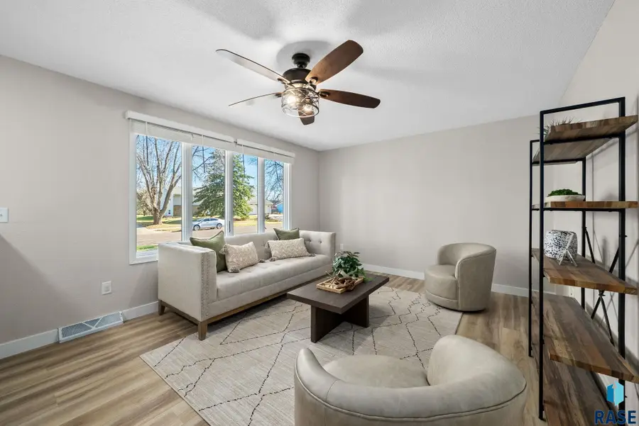 215 N Joseph Ave, Tea, SD 57064 - Image #3