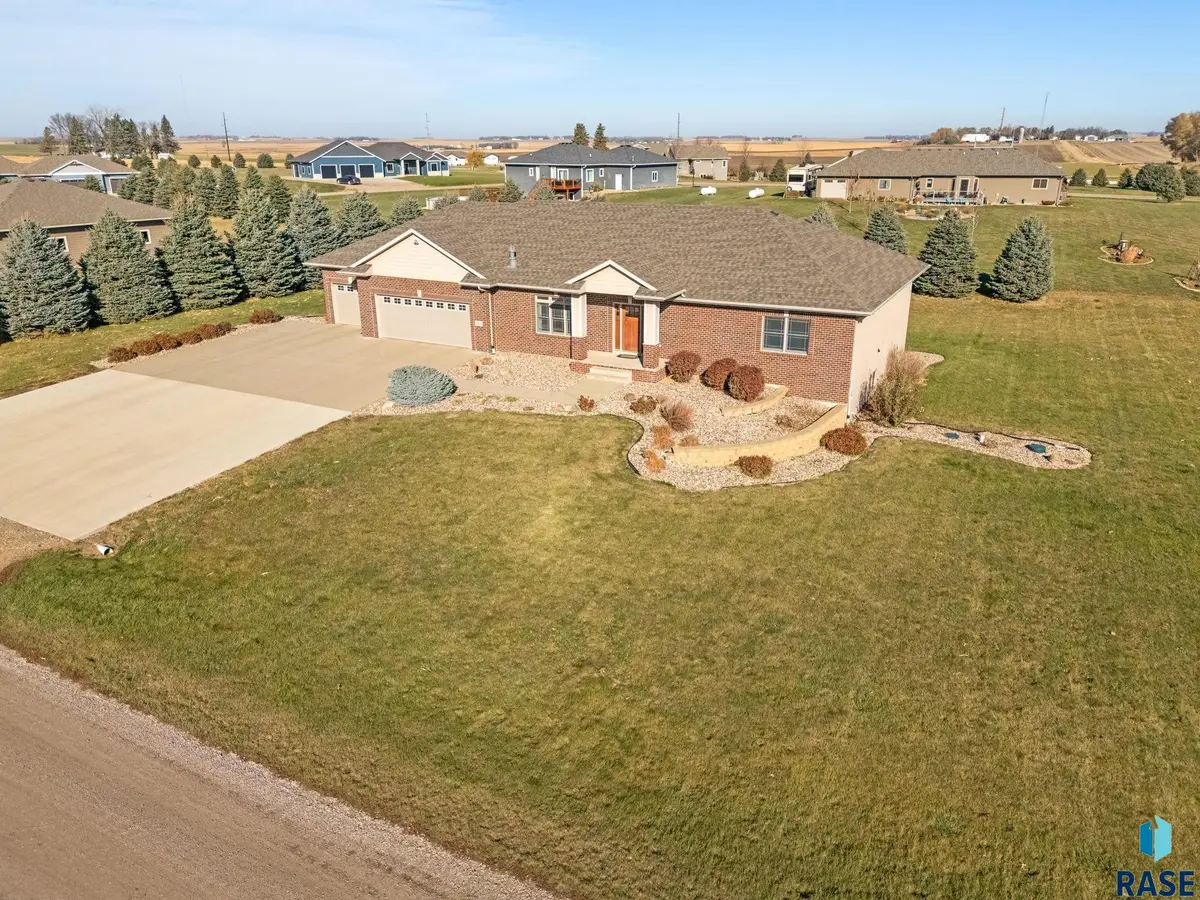 1698 Mustang Pass, Larchwood, IA 51241 - Image #1