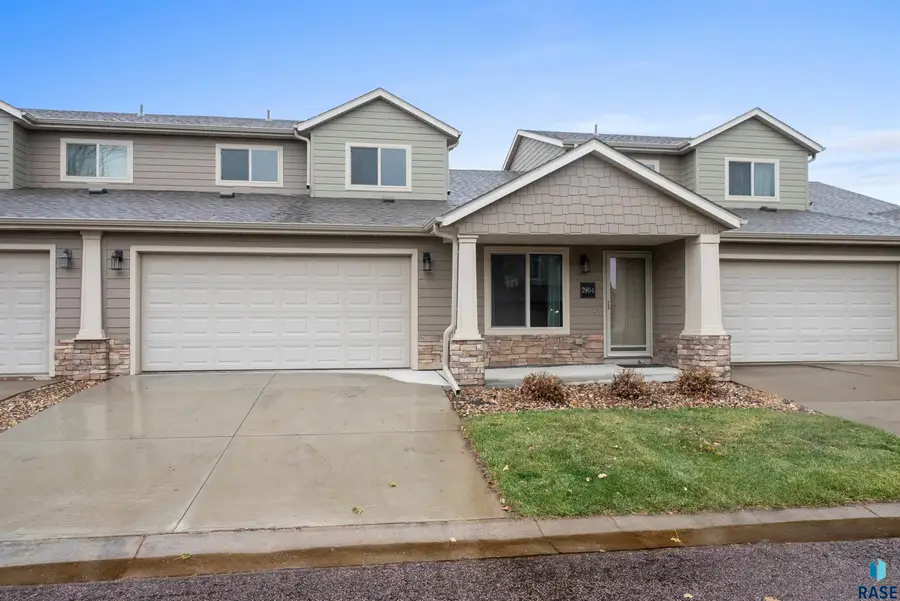 2904 E Indigo Pl, Sioux Falls, SD 57108 - Image #2