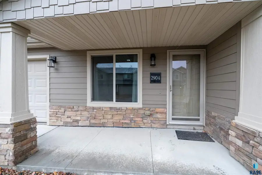 2904 E Indigo Pl, Sioux Falls, SD 57108 - Image #3