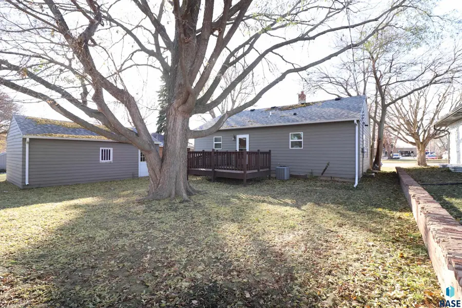 1808 S Holly Ave, Sioux Falls, SD 57105 - Image #3