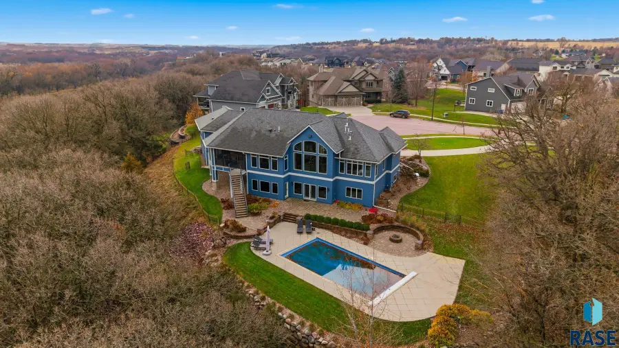 9004 E Torrey Pine Cir, Sioux Falls, SD 57110-7614 - Image #3