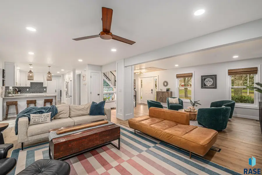 2701 E Thomas Cir, Sioux Falls, SD 57103 - Image #3