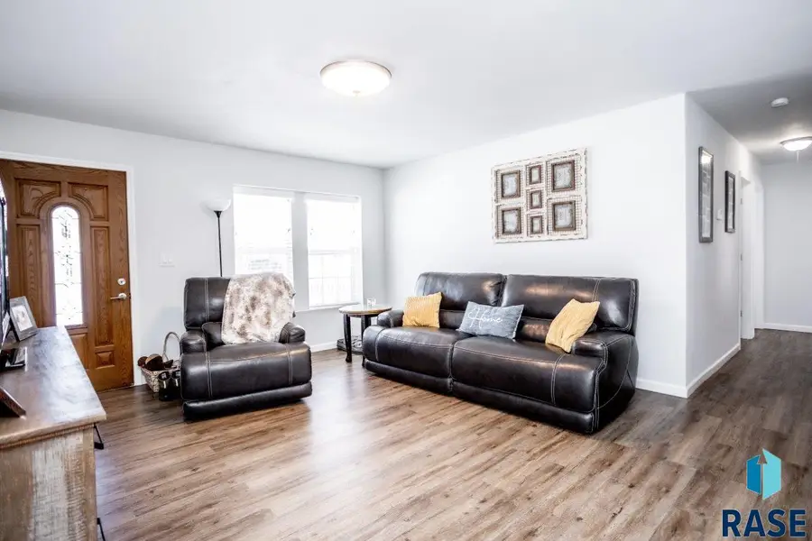 3601 S Holbrook Ave, Sioux Falls, SD 57106 - Image #3