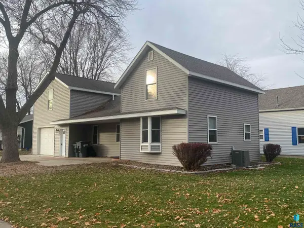 509 Crawford St, Luverne, MN 56156