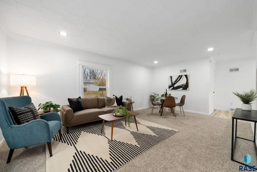 408 N Main Ave, Hartford, SD 57033 - Image #2