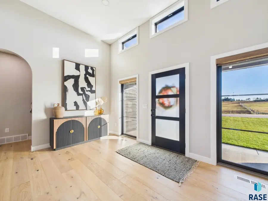 47518 Pony Meadow Ct, Renner, SD 57055 - Image #3