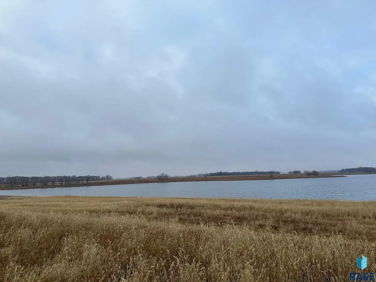 343 Sandpiper Ln, Wentworth, SD 57075 - Image #1