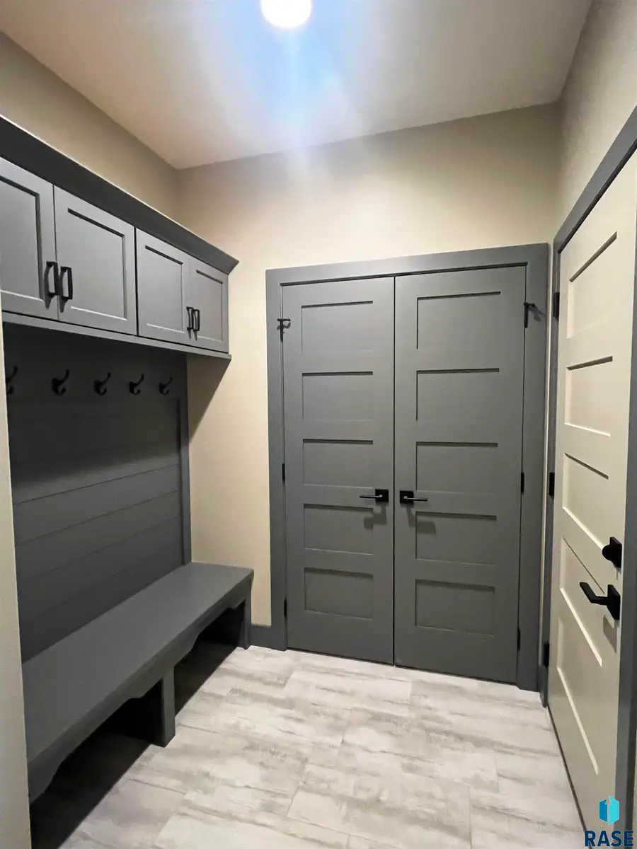 7013 E Copper Stone Cir, Sioux Falls, SD 57110 - Image #2