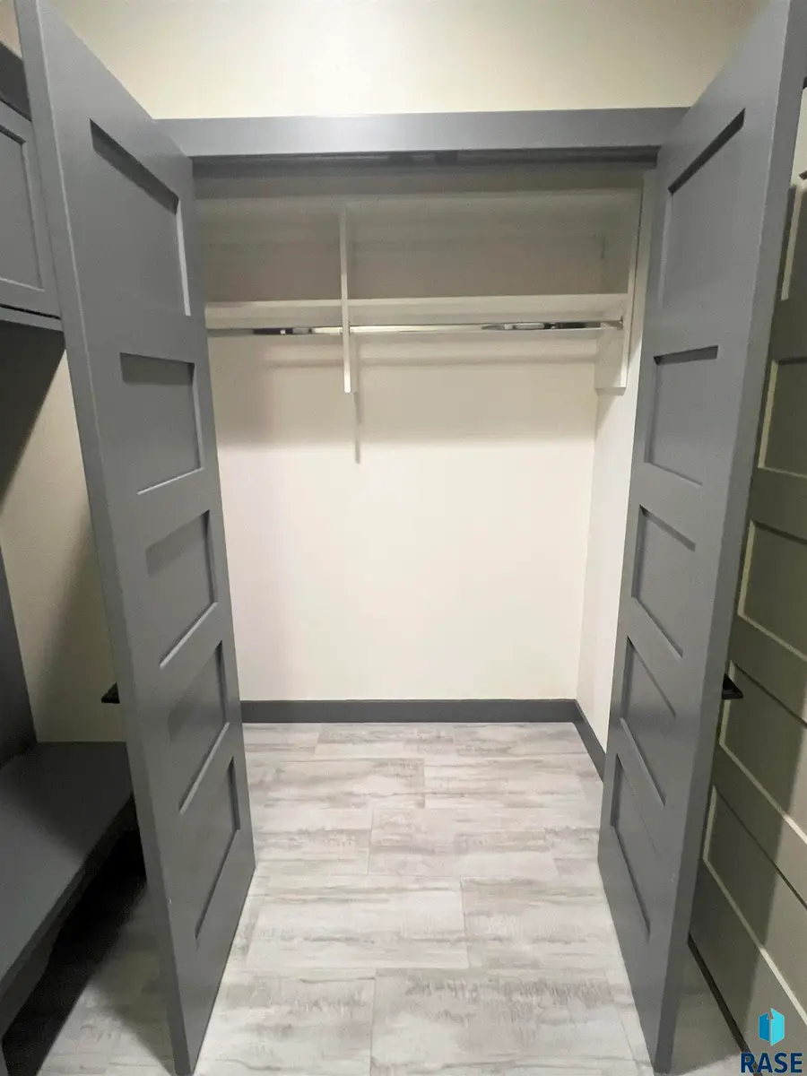 7013 E Copper Stone Cir, Sioux Falls, SD 57110 - Image #3