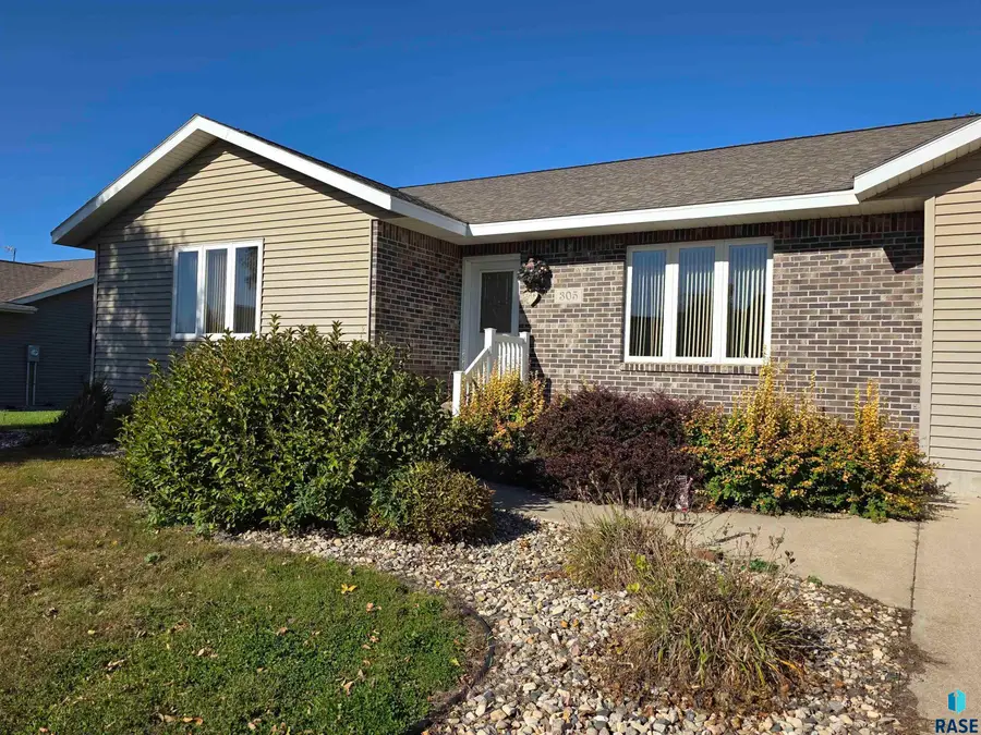 305 Rock River Dr, Edgerton, MN 56128 - Image #2