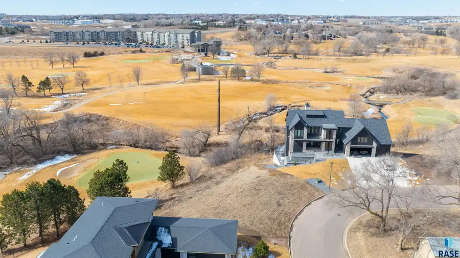 8601 N Torchwood Pl, Sioux Falls, SD 57110 - Image #3