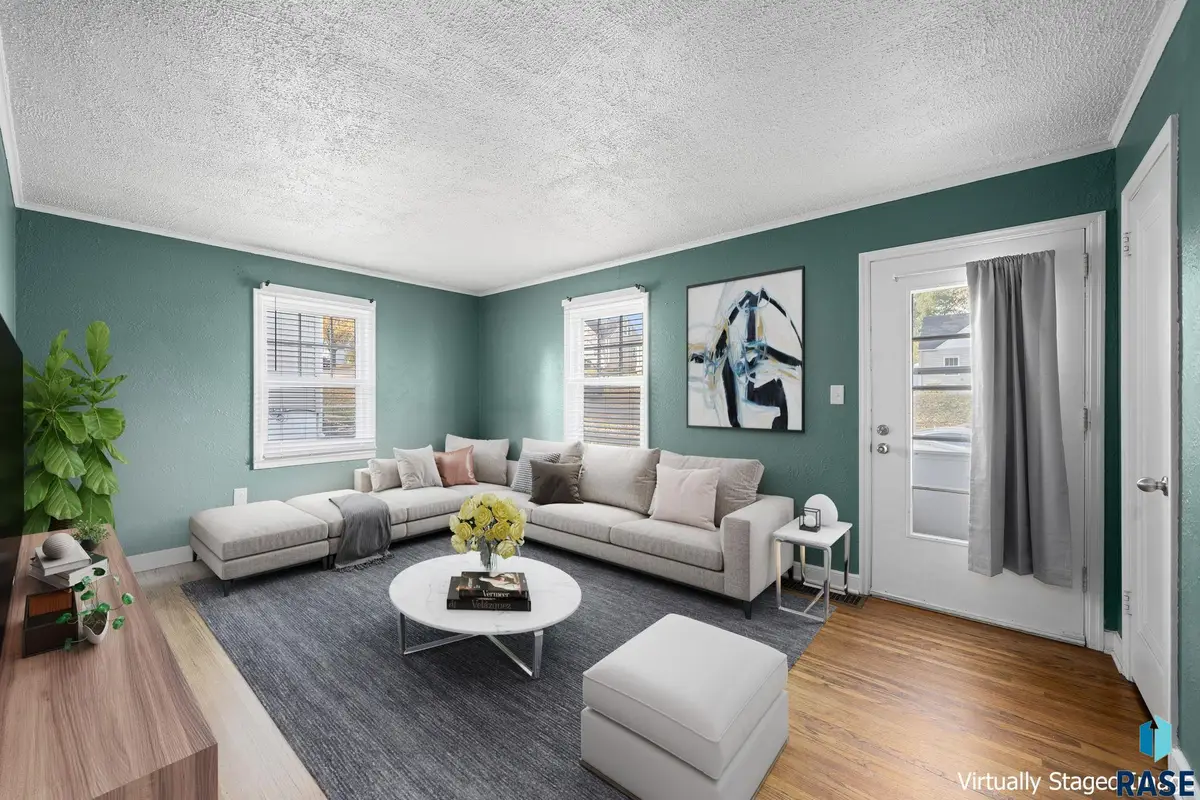 812 S Glendale Ave, Sioux Falls, SD 57104 - Image #1