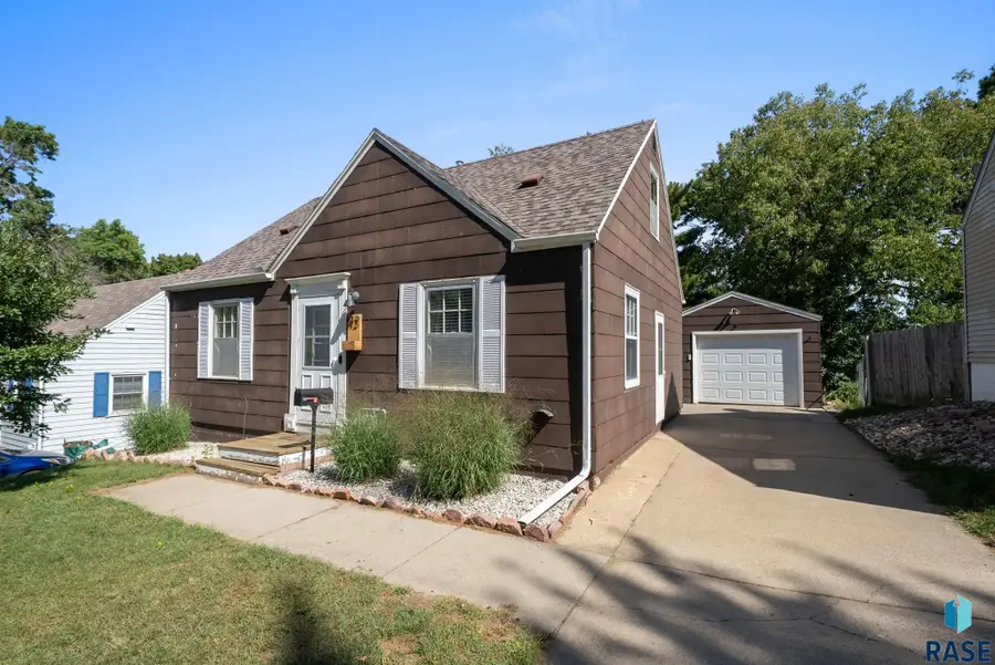 812 S Glendale Ave, Sioux Falls, SD 57104 - Image #2