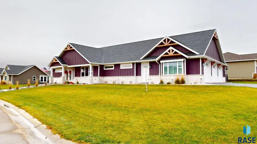 2740 Sweetgrass Dr, Brookings, SD 57006 - Image #2