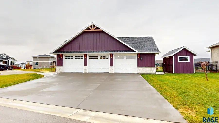 2740 Sweetgrass Dr, Brookings, SD 57006 - Image #3