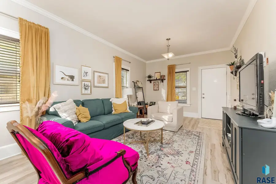 128 N Lake Ave, Sioux Falls, SD 57104 - Image #2