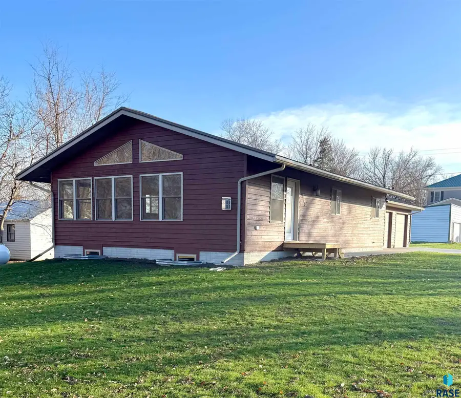 350 N Cherry Ave, Bridgewater, SD 57319 - Image #2