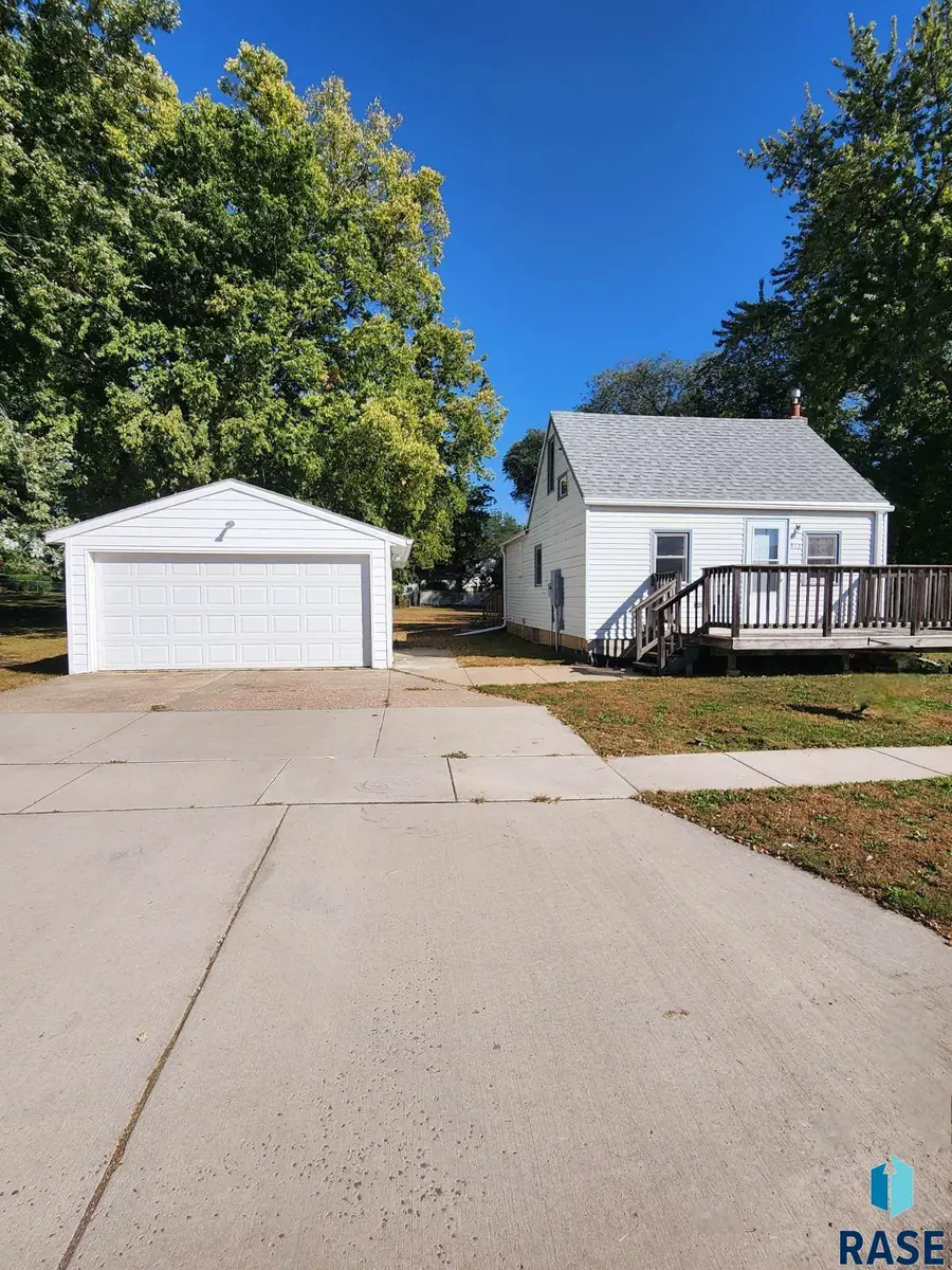 312 S 1st Ave, Brandon, SD 57005 - Image #2