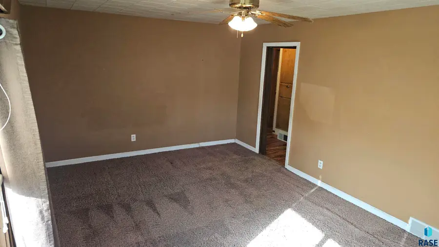 2421 S West Ave, Sioux Falls, SD 57105 - Image #3