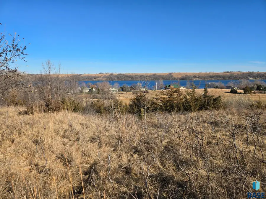 13390 Waters Edge Rd, Wilmot, SD 57279 - Image #2