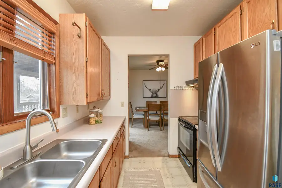 103 W 26th St, Sioux Falls, SD 57105 - Image #3