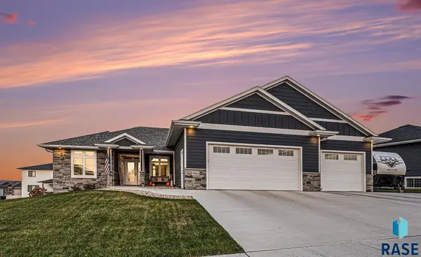 1604 W River Bend St, Brandon, SD 57005-3059